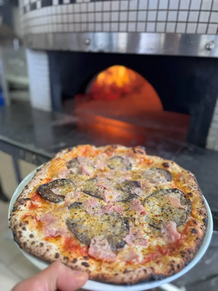 Pizza artisanale à Courcelles